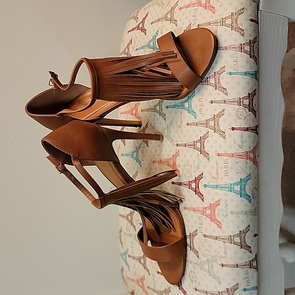 Charlotte Russe Brown Fringed T-Strap Open Toe Heels Size 10 - Picture 2 of 7